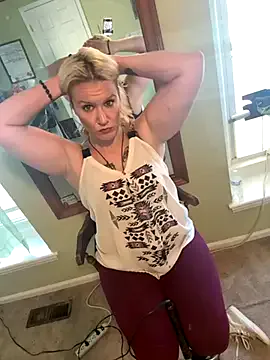 PinkyPai – webcam model profile photo Image 14