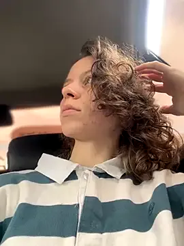 Taanni – webcam model profile photo Image 11