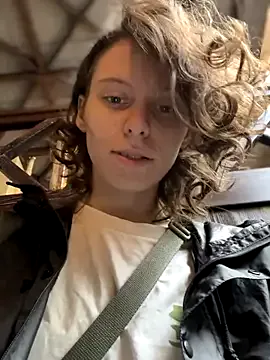 Taanni – webcam model profile photo Image 12