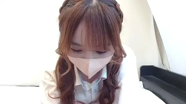 YoungSquad – webcam model profile photo Image 12