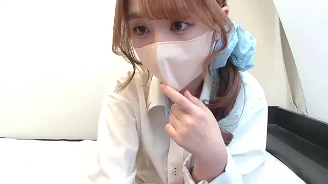 YoungSquad – webcam model profile photo Image 13