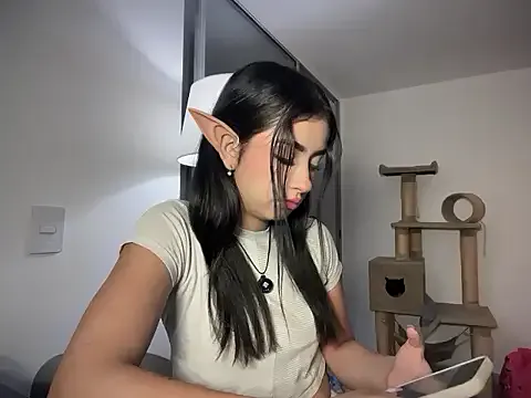 cutiepie_5 – webcam model profile photo Image 7