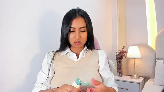 lilith_bonheur – webcam model profile photo Image 6