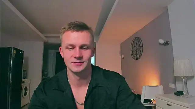 PinkyPai – webcam model profile photo Image 6