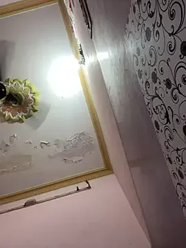 toffisoffi – webcam model profile photo Image 10