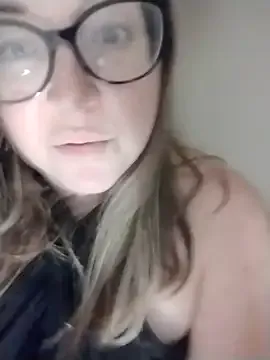 Ranting18 – webcam model profile photo Image 2