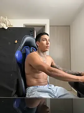 SunnyShiney – webcam model profile photo Image 7