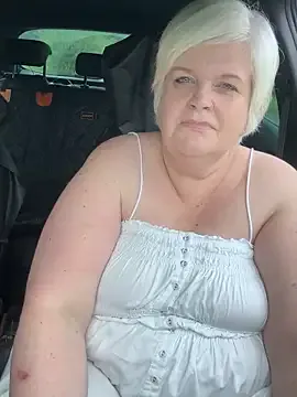 shy_suchka – webcam model profile photo Image 2