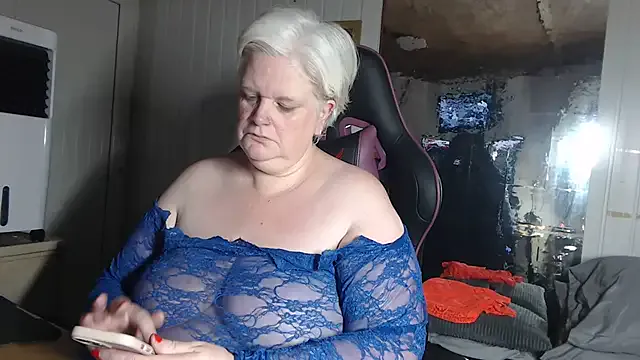 shy_suchka – webcam model profile photo Image 6