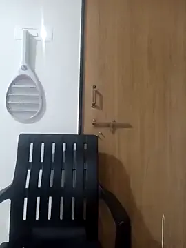 pantyless – webcam model profile photo Image 3