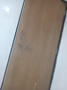 pantyless – webcam model profile photo Image 6