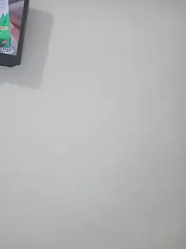 pantyless – webcam model profile photo Image 8