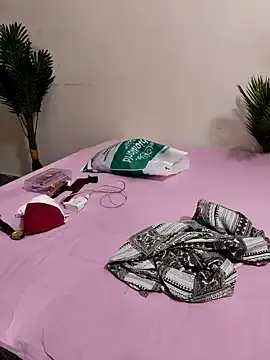 miabellee_ – webcam model profile photo Image 4