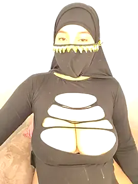 PinkyPai – webcam model profile photo Image 18