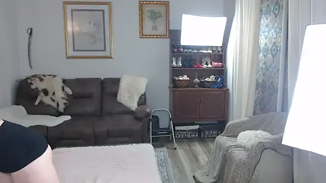 IORio2 – webcam model profile photo Image 12