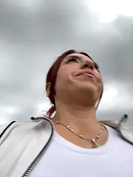 IORio2 – webcam model profile photo Image 16