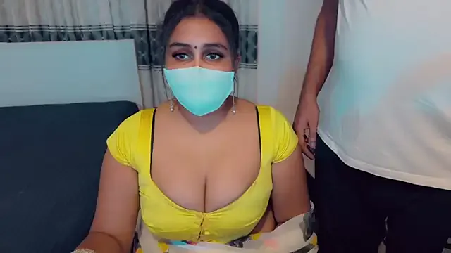 LinaTwins – webcam model profile photo Image 3