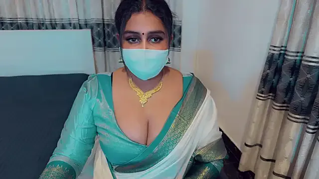 LinaTwins – webcam model profile photo Image 6
