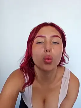 Enchantix – webcam model profile photo Image 5