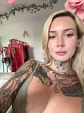 lucretiaburnaugh – webcam model profile photo Image 2