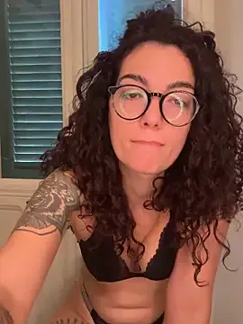 Yna-and-Yn – webcam model profile photo Image 3