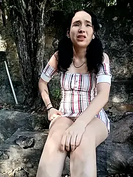alana15 – webcam model profile photo Image 13