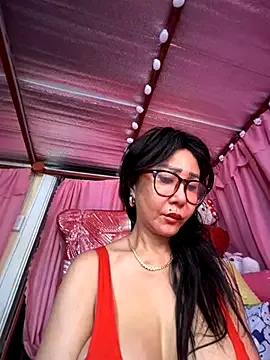 hina_porn – webcam model profile photo Image 18