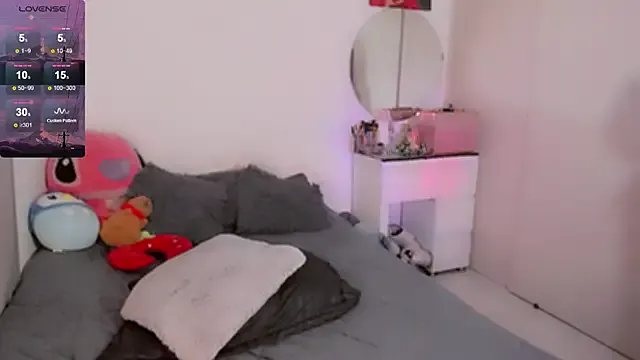 Musae – webcam model profile photo Image 14