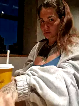hina_porn – webcam model profile photo Image 16