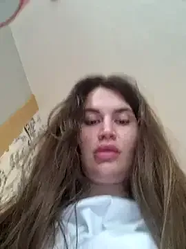 hina_porn – webcam model profile photo Image 3