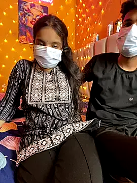 LaureMestler – webcam model profile photo Image 14