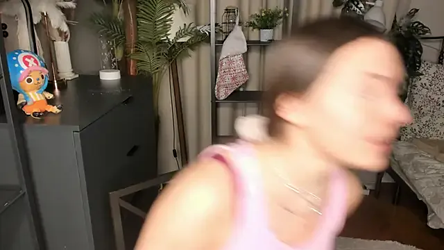 ZaraHoward – webcam model profile photo Image 19