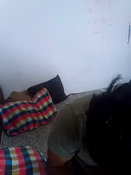 YoungSquad – webcam model profile photo Image 3