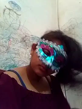 YoungSquad – webcam model profile photo Image 7