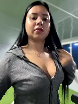 Enchantix – webcam model profile photo Image 15