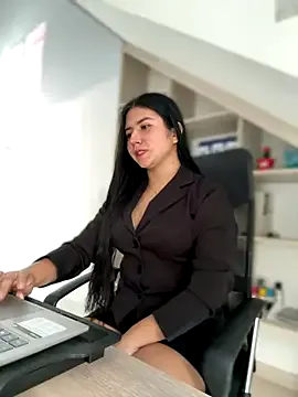 Enchantix – webcam model profile photo Image 19