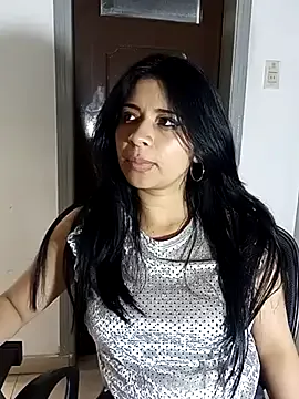 Prueberry – webcam model profile photo Image 2