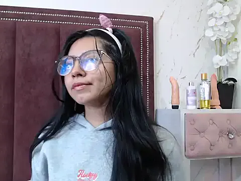 Blonde_sexy21 – webcam model profile photo Image 2