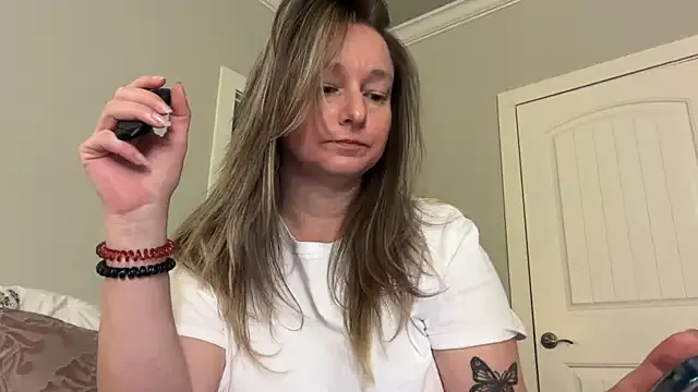 ellie_fire – webcam model profile photo Image 18