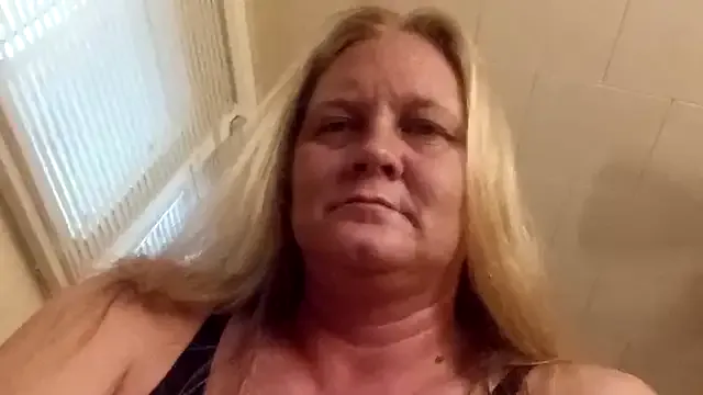 Prueberry – webcam model profile photo Image 11