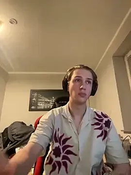 TOP_po – webcam model profile photo Image 8