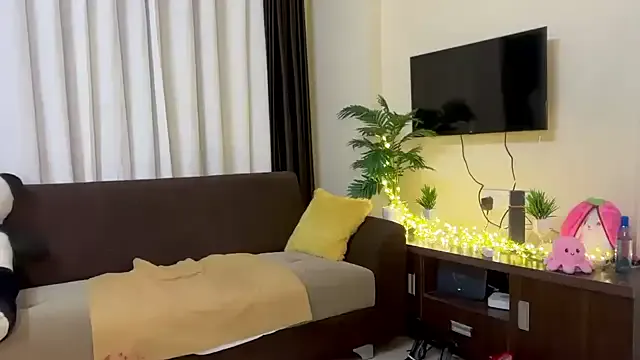 bedroomeyess – webcam model profile photo Image 16