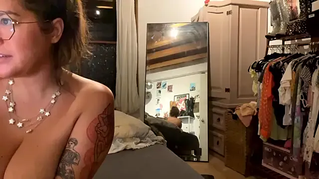 Blonde_sexy21 – webcam model profile photo Image 2