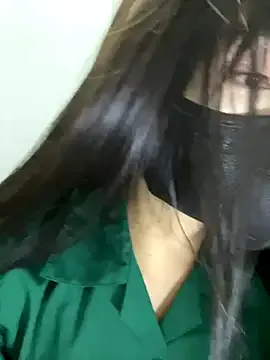 Enchantix – webcam model profile photo Image 11