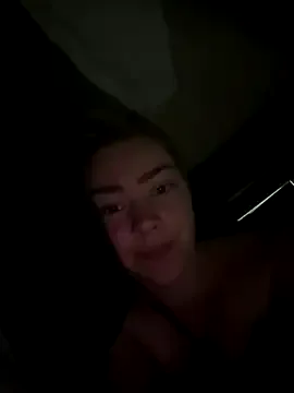 roouse – webcam model profile photo Image 4