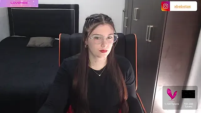 violetmist666 – webcam model profile photo Image 12