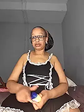 lucretiaburnaugh – webcam model profile photo Image 19