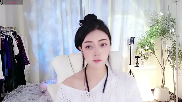 lucretiaburnaugh – webcam model profile photo Image 16