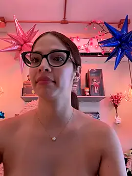 HoneyNSir – webcam model profile photo Image 8